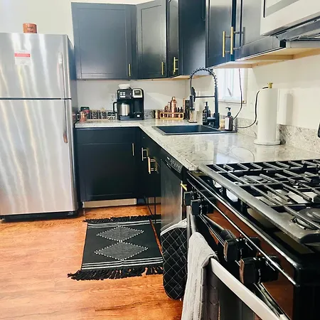 Prime Location Top Rated Clean Parking Free